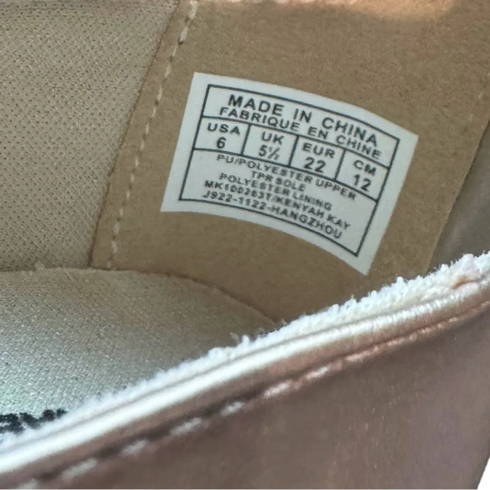 Michael Kors Girls “Kenyah Kay” Logo Charm Gold Ballet Flats Size 6 Toddler/Baby - Picture 11 of 12